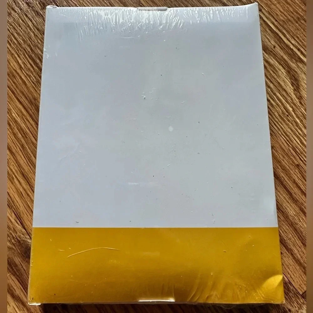 🆕 Ouwanz Quad Card Binder + 55 Anime Foil Gold Cards, magical creatures
